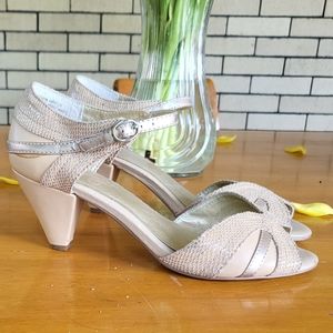 Seychelles beige pale gold retro high heel sandals